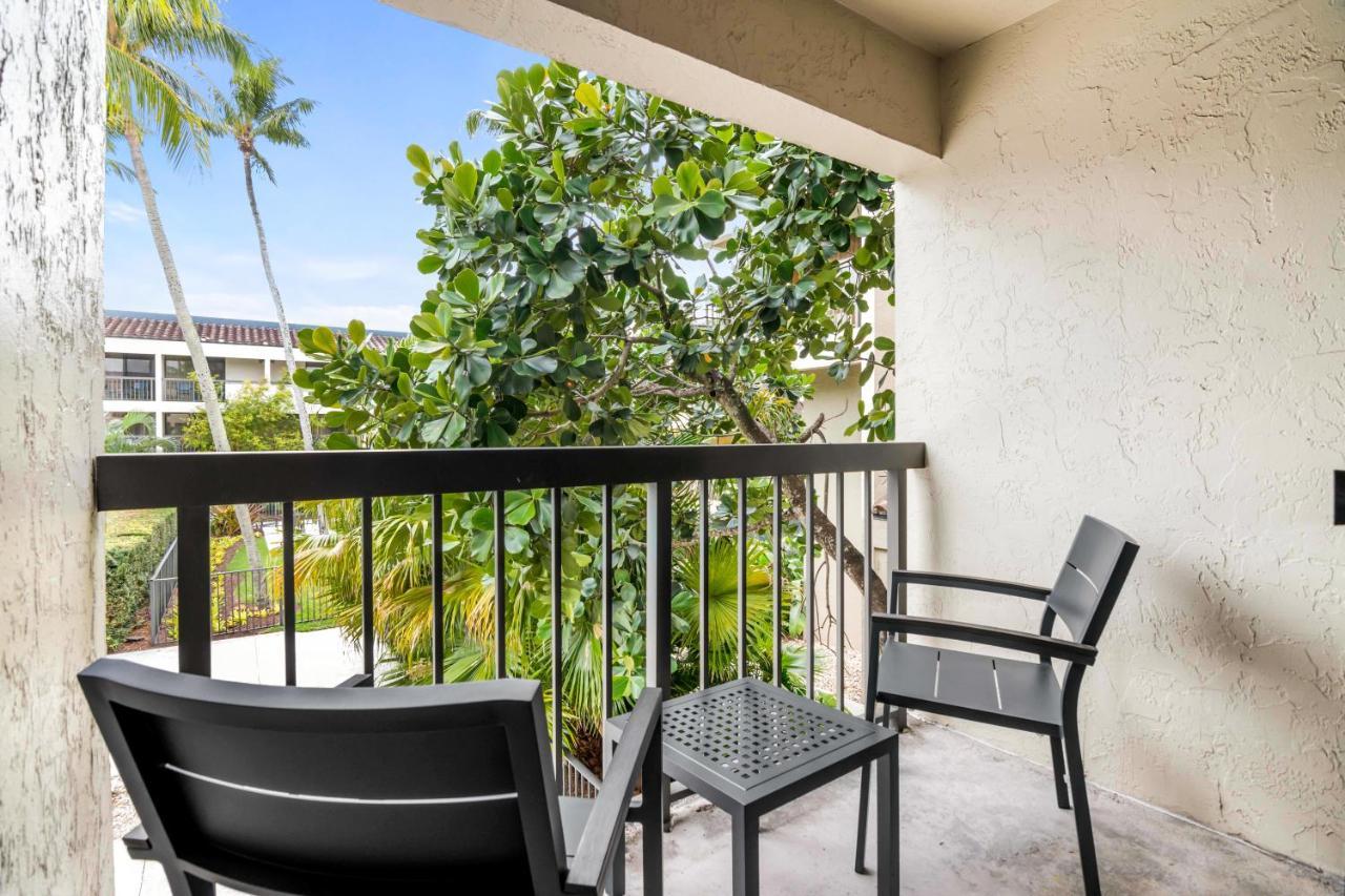 Miami Lakes Hotel Exterior photo