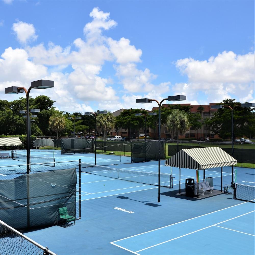 Miami Lakes Hotel Exterior photo