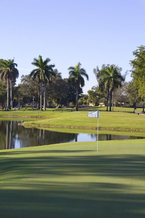 Miami Lakes Hotel Exterior photo