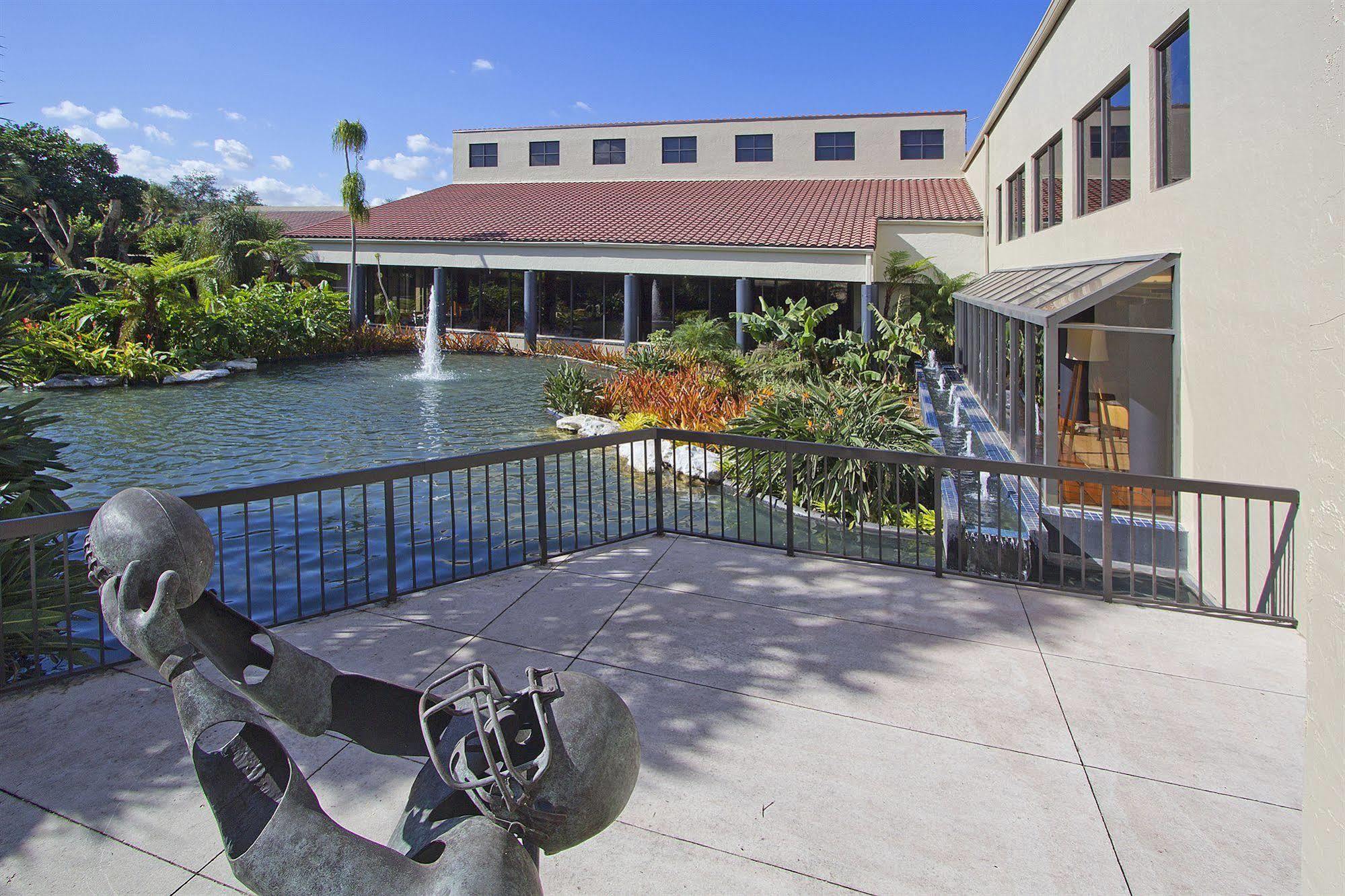 Miami Lakes Hotel Exterior photo