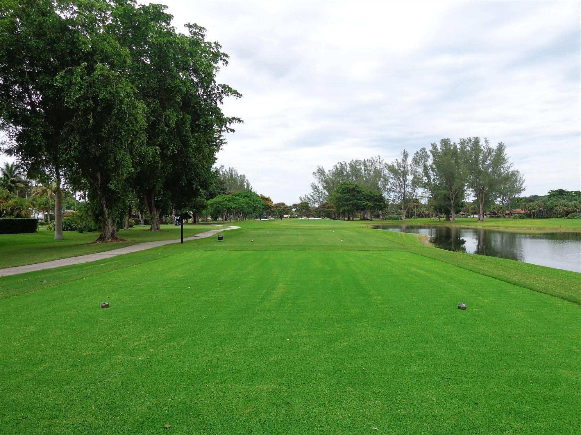 Miami Lakes Hotel Exterior photo